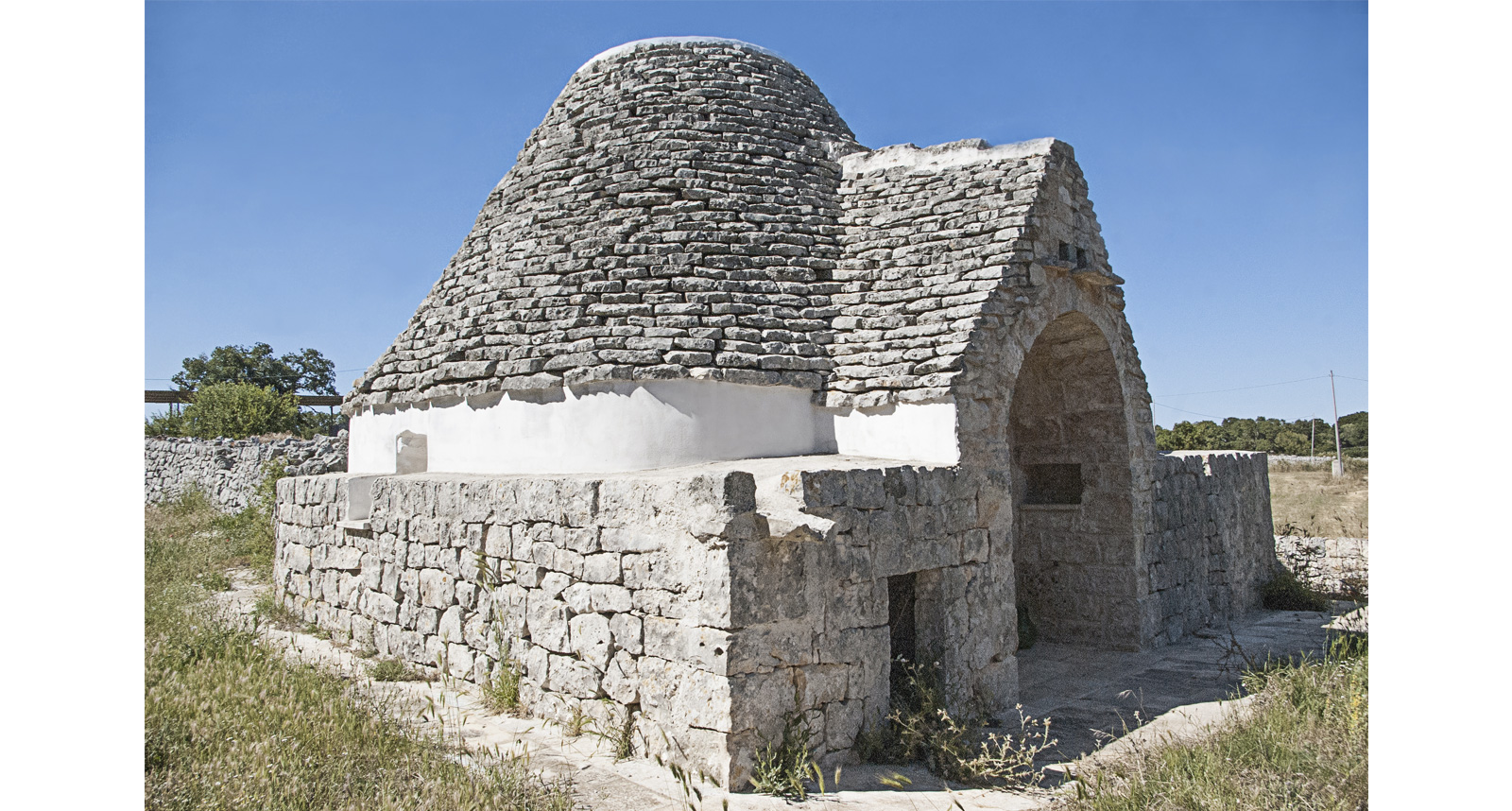 trulli-capo-di-lupo-exterior