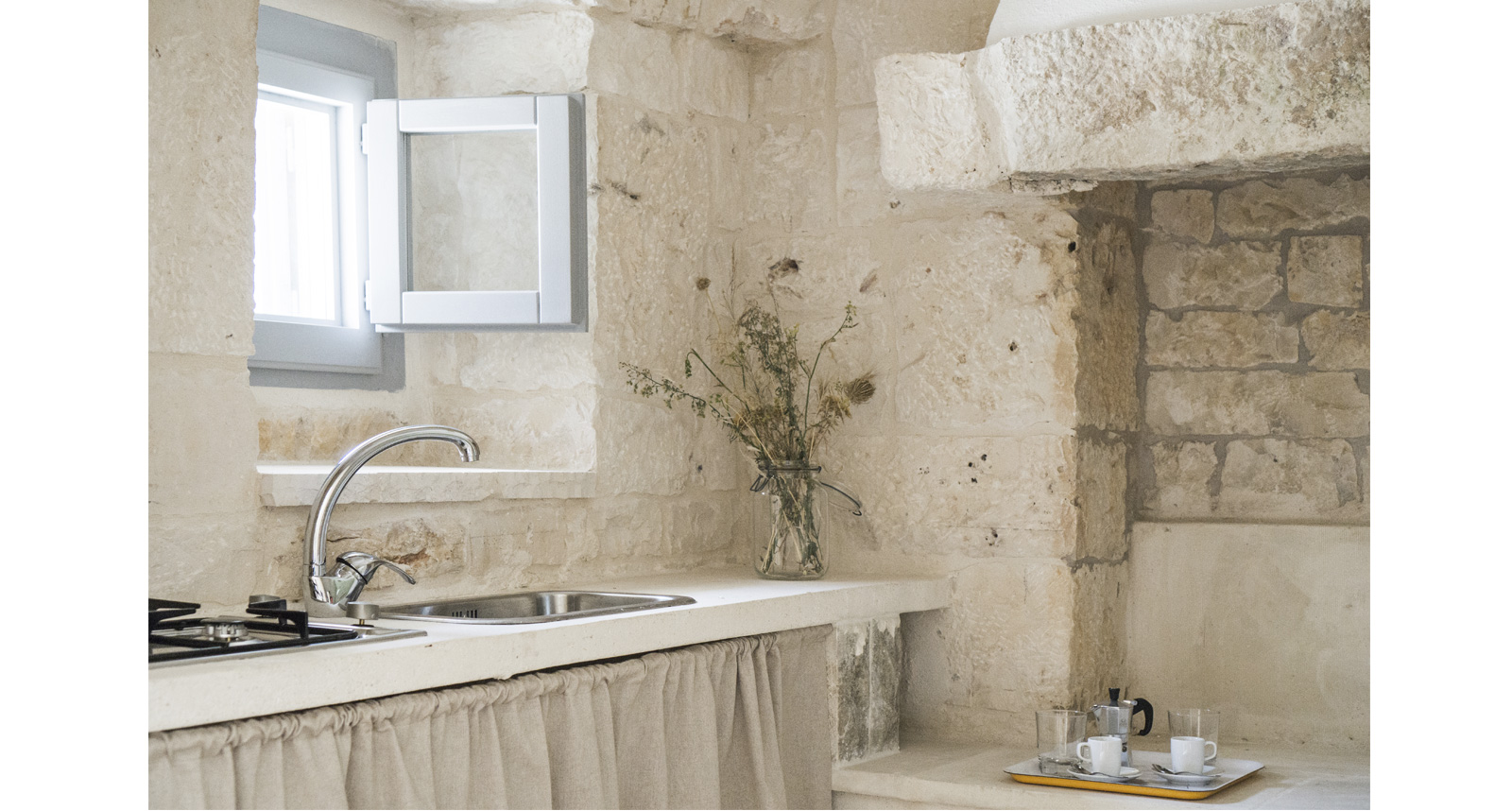 trulli-capo-di-lupo-kitchen